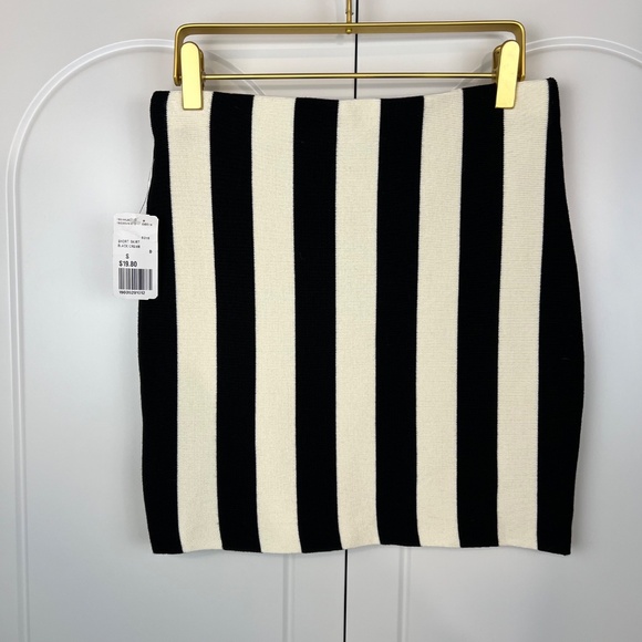XXI by Forever 21 Women's Black and White Striped Mini Skirt - Picture 5 of 13